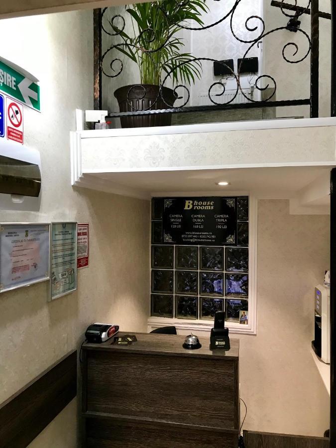 B House Rooms 雅西 外观 照片