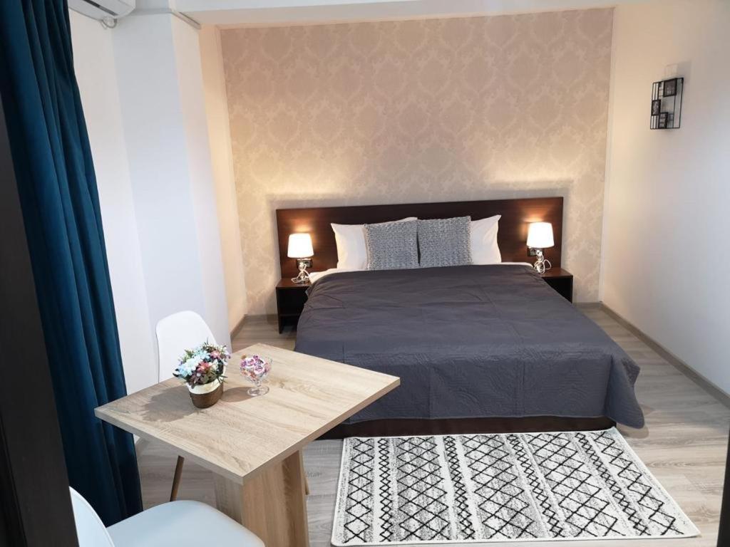 B House Rooms 雅西 外观 照片