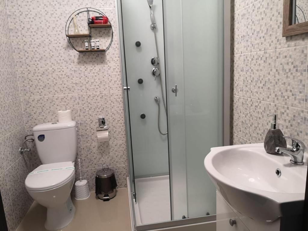 B House Rooms 雅西 外观 照片
